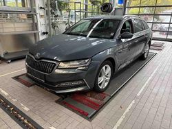Grau Gebraucht 2021 Skoda Superb Style Kombi | 19.990 € (Guter Preis)