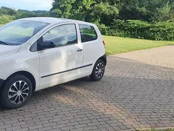 Weiß Gebraucht 2011 VW Fox Basis Kleinwagen | 2.500 € (Fairer Preis)