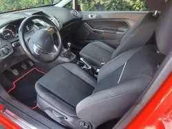Rot Gebraucht 2017 Ford Fiesta Kleinwagen | 5.000 € (Guter Preis)