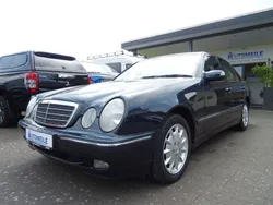 Schwarz Gebraucht 2000 Mercedes E240 Elegance Limousine | 7.990 € (Teuer)