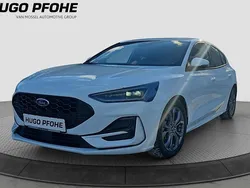 Weiß Gebraucht 2024 Ford Focus ST-Line X Limousine | 25.490 € (Guter Preis)