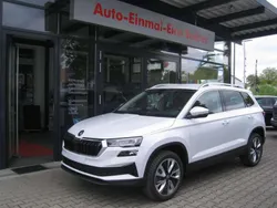 Moonwhite metallic Neu 2025 Skoda Karoq Selection SUV | 35.490 € (Fairer Preis)