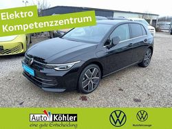 Grenadillschwarz (metallic) Gebraucht 2025 VW Golf Style Limousine | 33.770 €