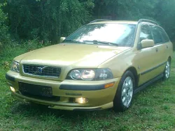 Gold Gebraucht 2002 Volvo V40 Kombi | 550 € (Superpreis)
