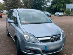 Silber Gebraucht 2006 Opel Zafira Van / Kleinbus | 2.754 € (Fairer Preis)