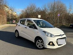 Weiß Gebraucht 2016 Hyundai i10 Trend Kleinwagen | 5.449 € (Guter Preis)