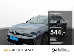 Grau Gebraucht 2024 VW Passat R-line Kombi | 47.700 €