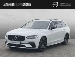 Crystall weiß perleffekt Gebraucht 2023 Volvo V90 Plus Kombi | 42.250 € (Guter Preis)