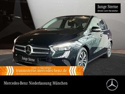 Schwarz Gebraucht 2022 Mercedes B200 Style Van / Kleinbus | 25.990 € (Guter Preis)