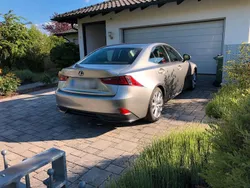 Silber Gebraucht 2014 Lexus IS300h Luxury Line Limousine | 17.500 €