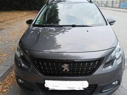 Grau Gebraucht 2019 Peugeot 2008 Allure SUV | 16.335 € (Fairer Preis)