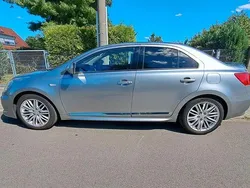 Grau Gebraucht 2012 Suzuki Kizashi Sport Limousine | 8.400 € (Fairer Preis)