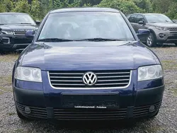 Blau Gebraucht 2000 VW Passat Comfortline Limousine | 1.600 €