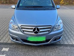 Blau Gebraucht 2009 Mercedes B150 Van / Kleinbus | 5.300 €