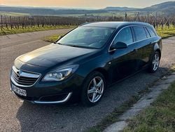 Grün Gebraucht 2015 Opel Insignia Kombi | 5.500 € (Guter Preis)