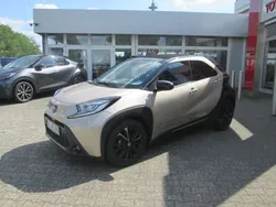 Ginger beige Gebraucht 2023 Toyota Aygo x-style Kleinwagen | 19.950 € (Teuer)