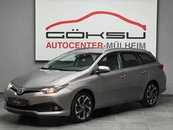 Gebraucht 2016 Toyota Auris Touring Sports Design Kombi | 11.950 € (Fairer Preis)