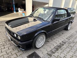 Schwarz Gebraucht 1990 BMW 325 Cabriolet Cabrio | 22.000 €