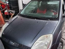 Graphitgrau metallic Gebraucht 2004 Ford Fiesta Futura Kleinwagen | 1.400 € (Fairer Preis)