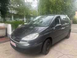 Grau Gebraucht 2006 Peugeot 807 Family Van / Kleinbus | 1.400 € (Fairer Preis)