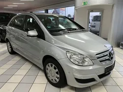 Silber Gebraucht 2009 Mercedes B180 Van / Kleinbus | 6.490 € (Guter Preis)