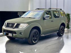 Grün Gebraucht 2015 Nissan Pathfinder SUV | 13.700 €