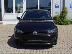 Deep black perleffekt Gebraucht 2021 VW Polo Comfortline Kleinwagen | 16.690 € (Guter Preis)