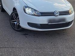 Weiß Gebraucht 2009 VW Golf VI Kleinwagen | 2.200 € (Guter Preis)