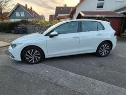 Weiß Gebraucht 2021 VW Golf VIII Style Limousine | 19.750 € (Guter Preis)