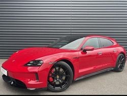 Rot Gebraucht 2025 Porsche Taycan Sport Turismo Kombi | 159.750 € (Etwas zu teuer)