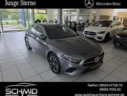 Grau Gebraucht 2024 Mercedes A180 Progressive Limousine | 27.350 € (Guter Preis)