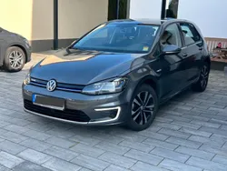 Grau Gebraucht 2019 VW e-Golf Kleinwagen | 15.900 € (Fairer Preis)