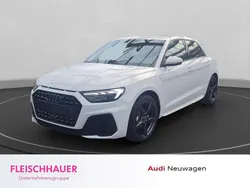 Gletscherweiß metallic Neu 2025 Audi A1 Sportback S-Line Kleinwagen | 29.990 € (Etwas zu teuer)