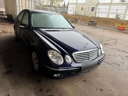 Blau Gebraucht 2003 Mercedes E240 Limousine | 2.990 € (Superpreis)