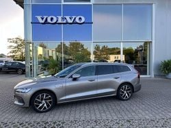 Grau Gebraucht 2020 Volvo V60 Momentum Kombi | 25.900 € (Fairer Preis)