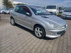 Silber Gebraucht 2005 Peugeot 206 Quiksilver Kleinwagen | 1.500 € (Etwas zu teuer)