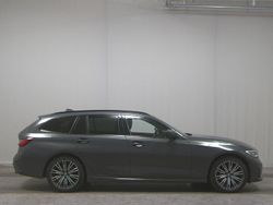 Grau Gebraucht 2021 BMW 330e M Sport Kombi | 21.780 € (Superpreis)