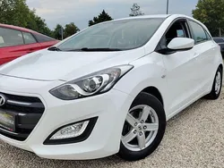 Weiß Gebraucht 2016 Hyundai i30 Classic Limousine | 8.400 € (Guter Preis)
