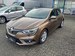 Gold Gebraucht 2016 Renault Mégane IV Intens Limousine | 10.990 € (Etwas zu teuer)