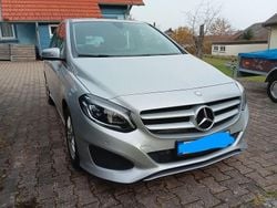 Silber Gebraucht 2015 Mercedes B220 Van / Kleinbus | 13.900 € (Guter Preis)