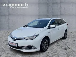 Weiß Gebraucht 2016 Toyota Auris Touring Sports Kombi | 13.950 € (Guter Preis)