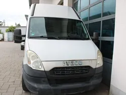 Weiß Gebraucht 2012 Iveco Daily Limousine | 8.990 € (Fairer Preis)