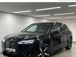 Saphirschwarz Gebraucht 2024 BMW iX Sport Line SUV | 58.450 € (Fairer Preis)
