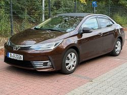 Braun Gebraucht 2018 Toyota Corolla Limousine | 15.700 € (Etwas zu teuer)