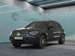 Grau Gebraucht 2021 Mercedes GLC300e SUV | 46.675 € (Teuer)