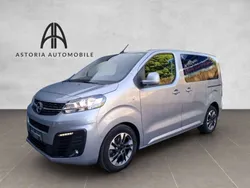 Kontrast grau / quarz silber Gebraucht 2021 Opel Zafira Life Innovation Van | 29.990 € (Guter Preis)