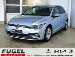 Reflexsilber metallic Gebraucht 2023 VW Golf VIII Life Limousine | 23.269 € (Guter Preis)