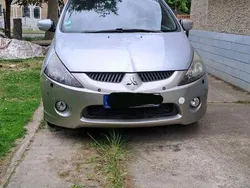 Silber Gebraucht 2004 Mitsubishi Grandis Intense Van / Kleinbus | 1.800 €