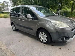 Grau Gebraucht 2008 Peugeot Partner Tepee Van / Kleinbus | 1.700 € (Fairer Preis)