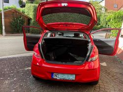 Rot Gebraucht 2013 Hyundai i20 Edition Limousine | 5.950 € (Etwas zu teuer)